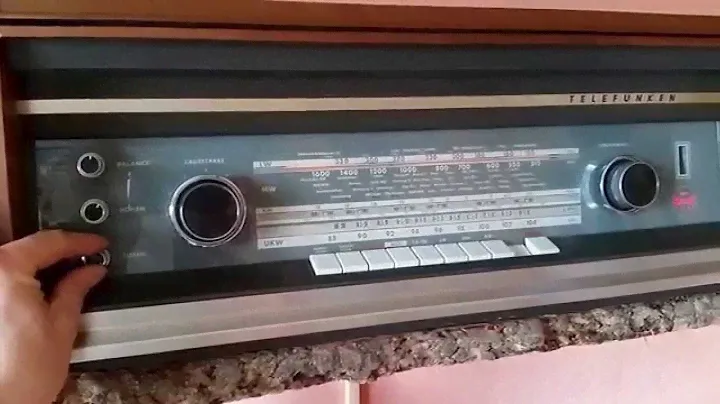 Funktions-Demo Telefunken Opus 2650  Hybrid-Röhrenradio