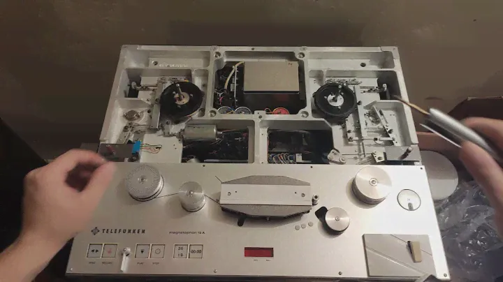 Telefunken M15A магнитофон  бобинный Настоящий винтажный магнитофон, механика, обзор.