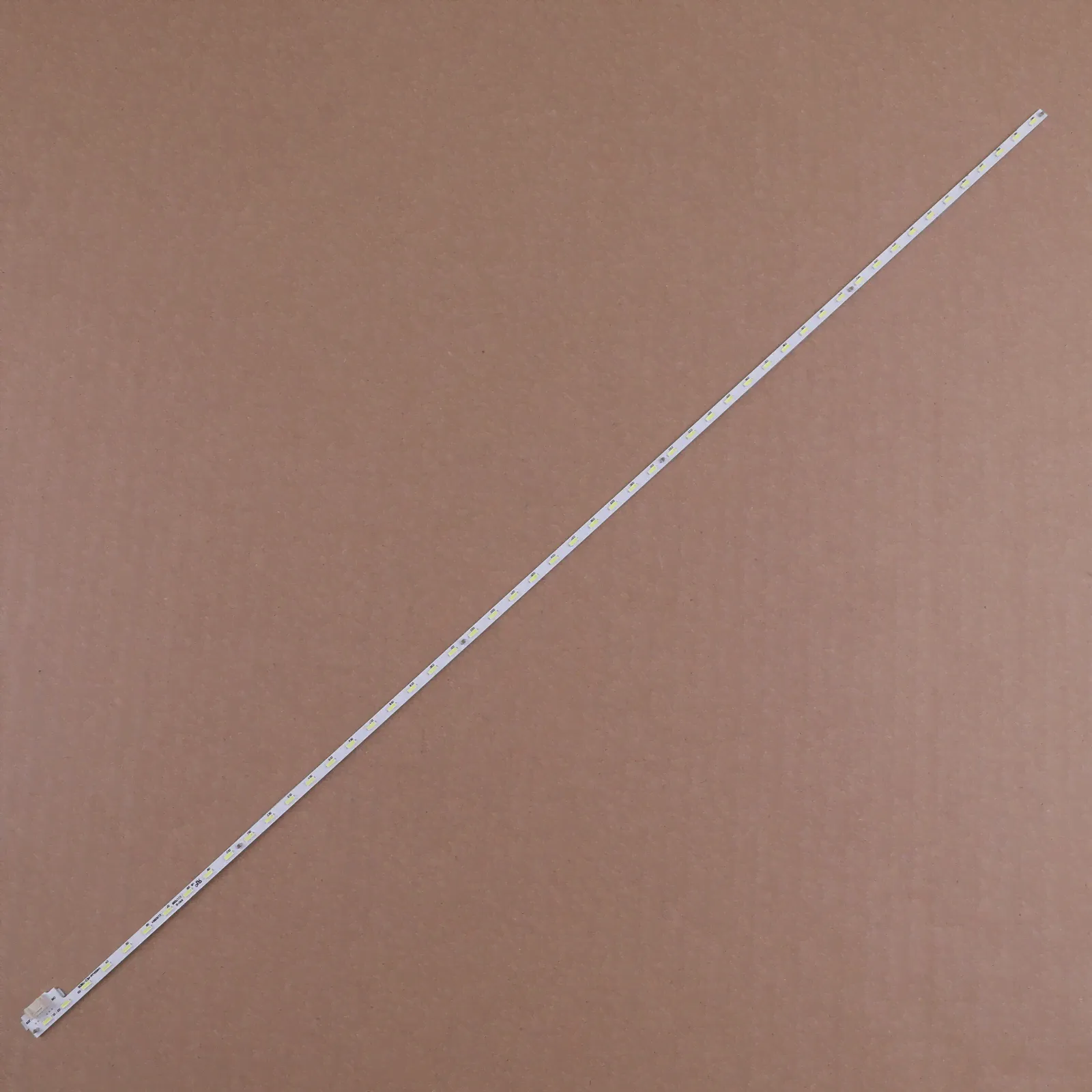 Лента для подсветки ED для TELEFUNKEN TF-LED40S10T2 40PFL5449 40L2456D M00078 N31A51P0AV400HJ6-LE8 (art.: 3920bdc76c4d2)-0